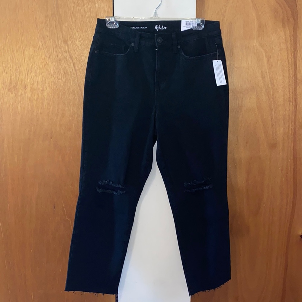 ♣️NWT Style & Co. Ripped Straight Crop Jeans